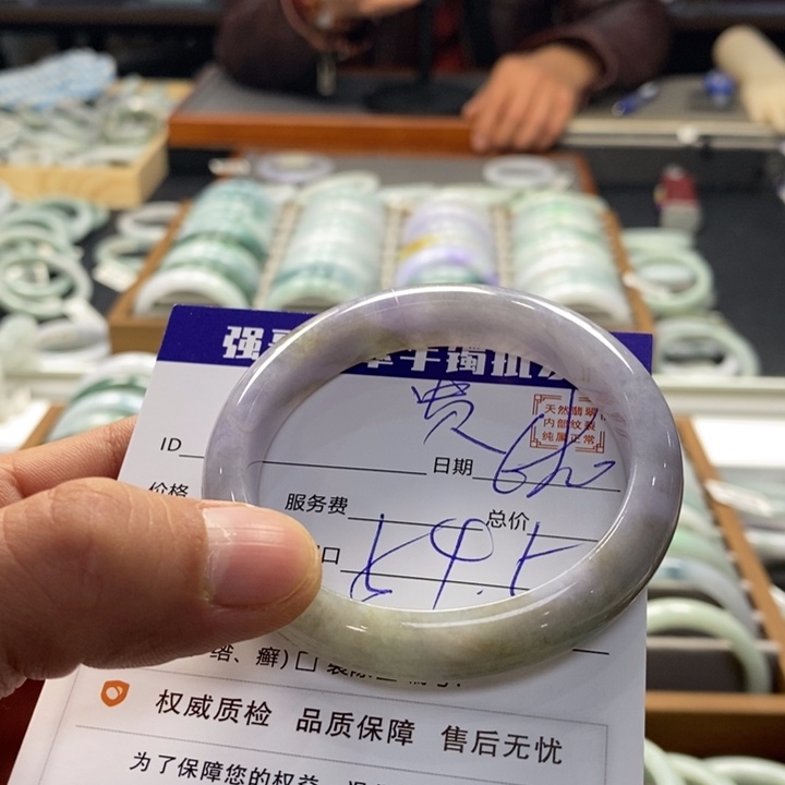 翡翠手镯未镶嵌翡翠手镯未镶嵌