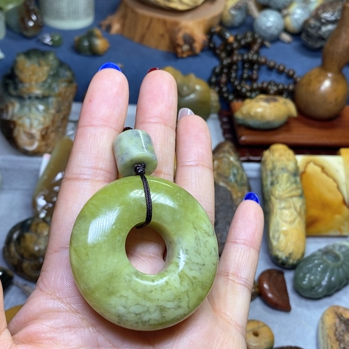 蛇纹石玉福利未镶嵌