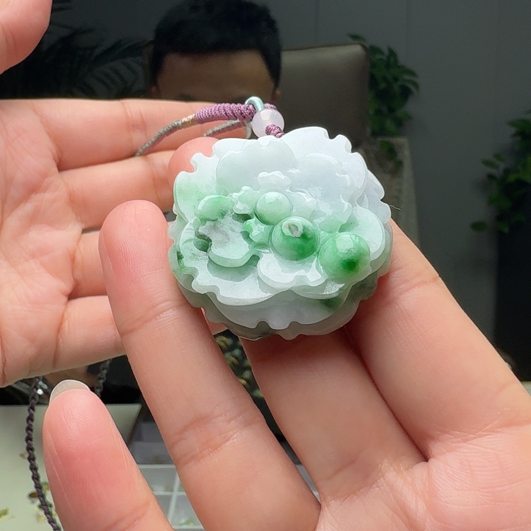 翡翠未镶嵌吊坠(赠链)天然