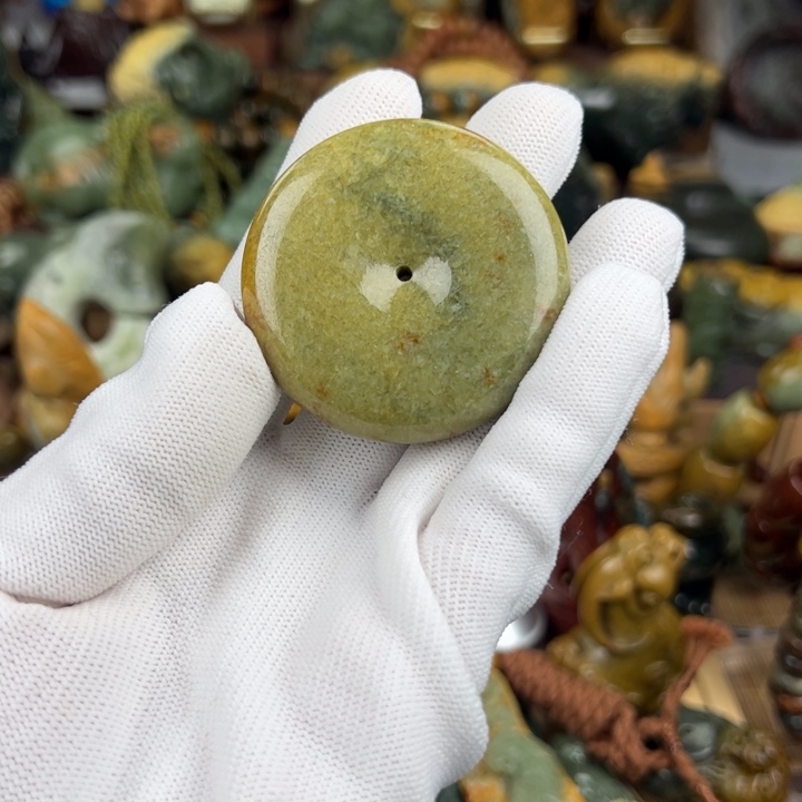 岫岩河磨玉（透闪石质玉）把件未镶嵌