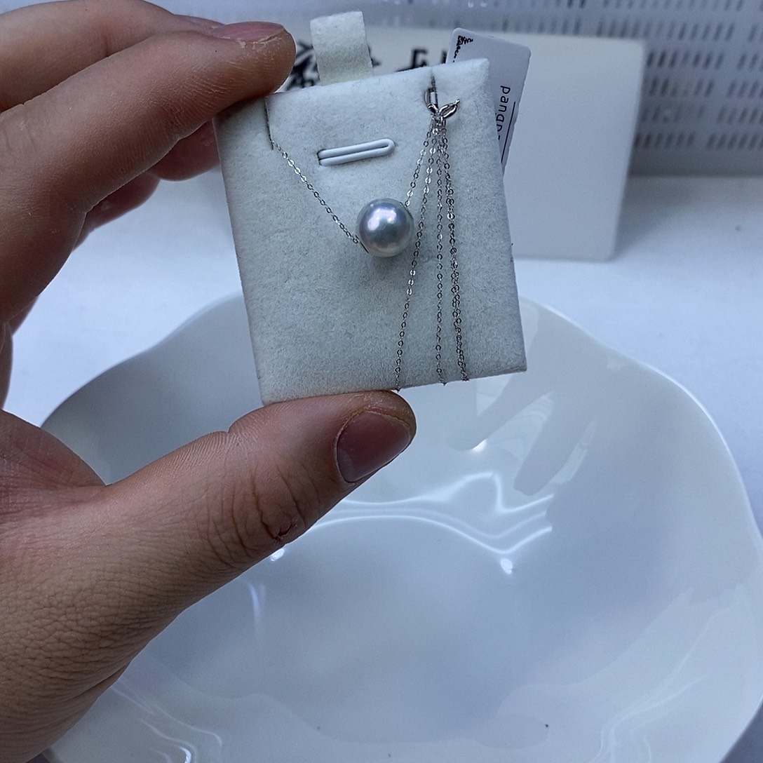 18K金镶嵌海水珍珠颈饰