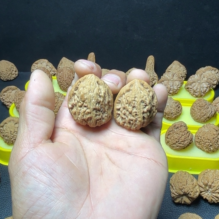 ****把件文玩核桃凹底蚂蚁拉丝高炮34尺7