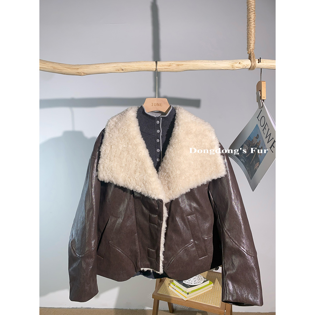 皮羽绒设计师翻领宽松型短款百搭女装长袖微醺短款皮衣真皮