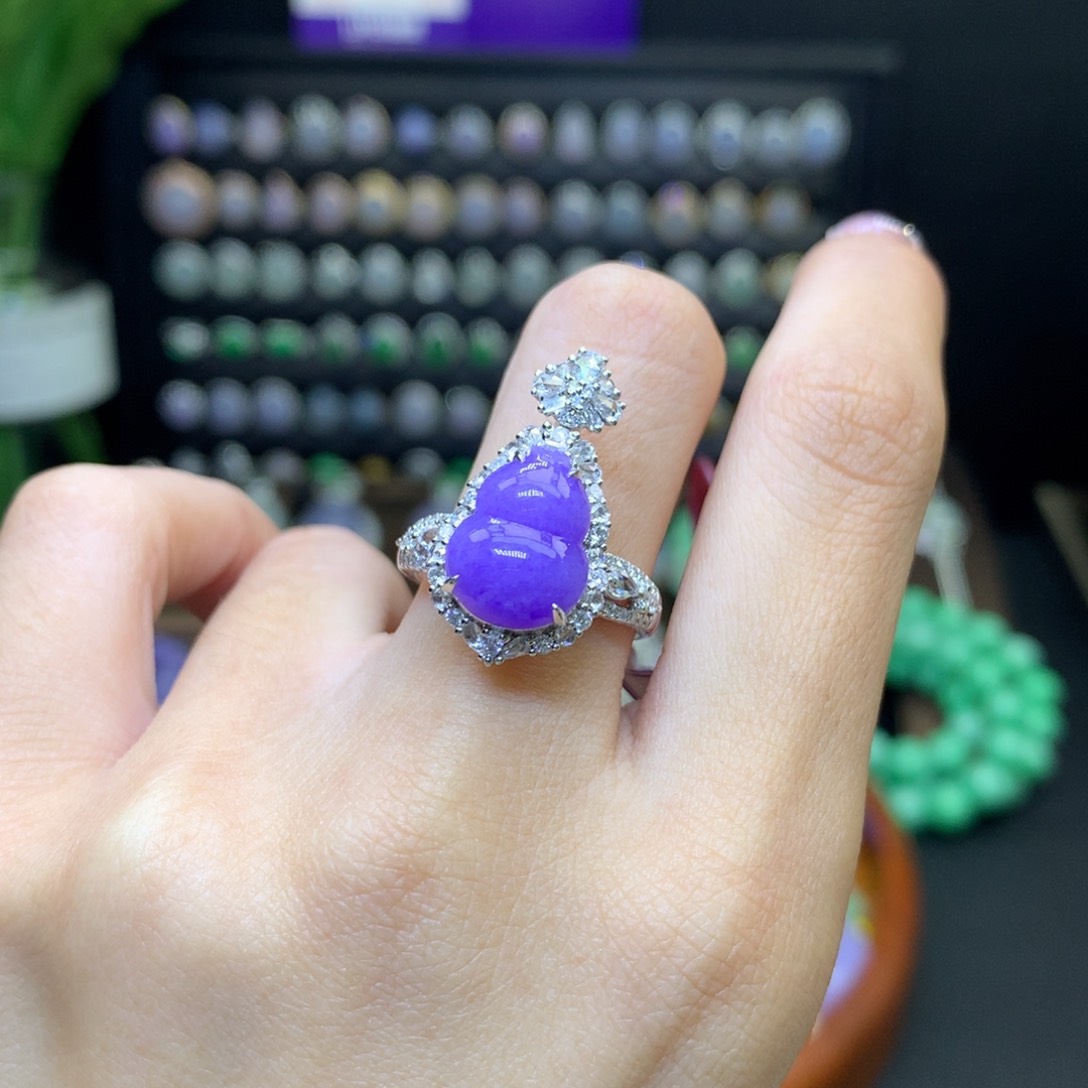 翡翠颈饰18K金镶嵌小****）天然