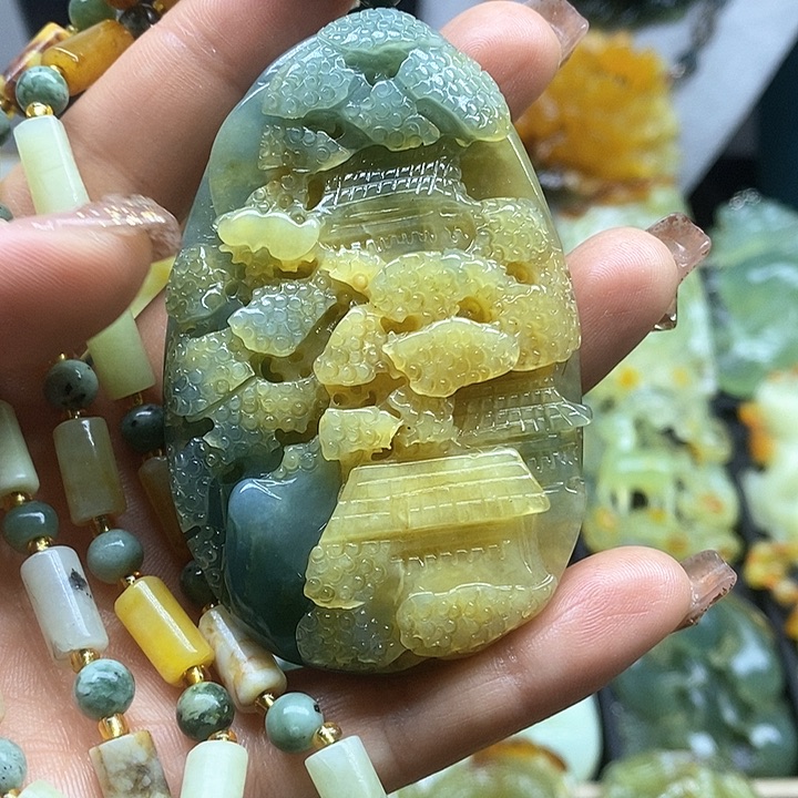 蛇纹石玉挂件未镶嵌