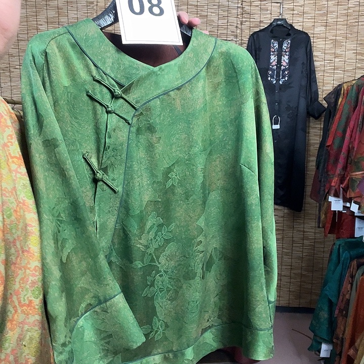 萍***冯圆领花罗香云纱L码