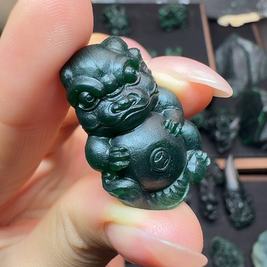 定制翡翠未镶嵌挂件