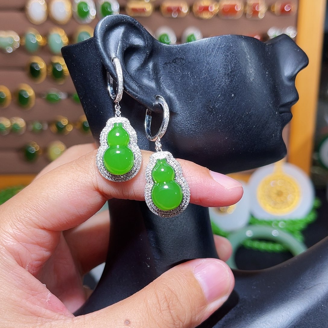 和田玉颈饰18K金镶嵌