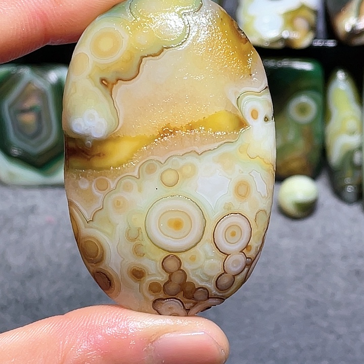 玛瑙未镶嵌珠宝奇石