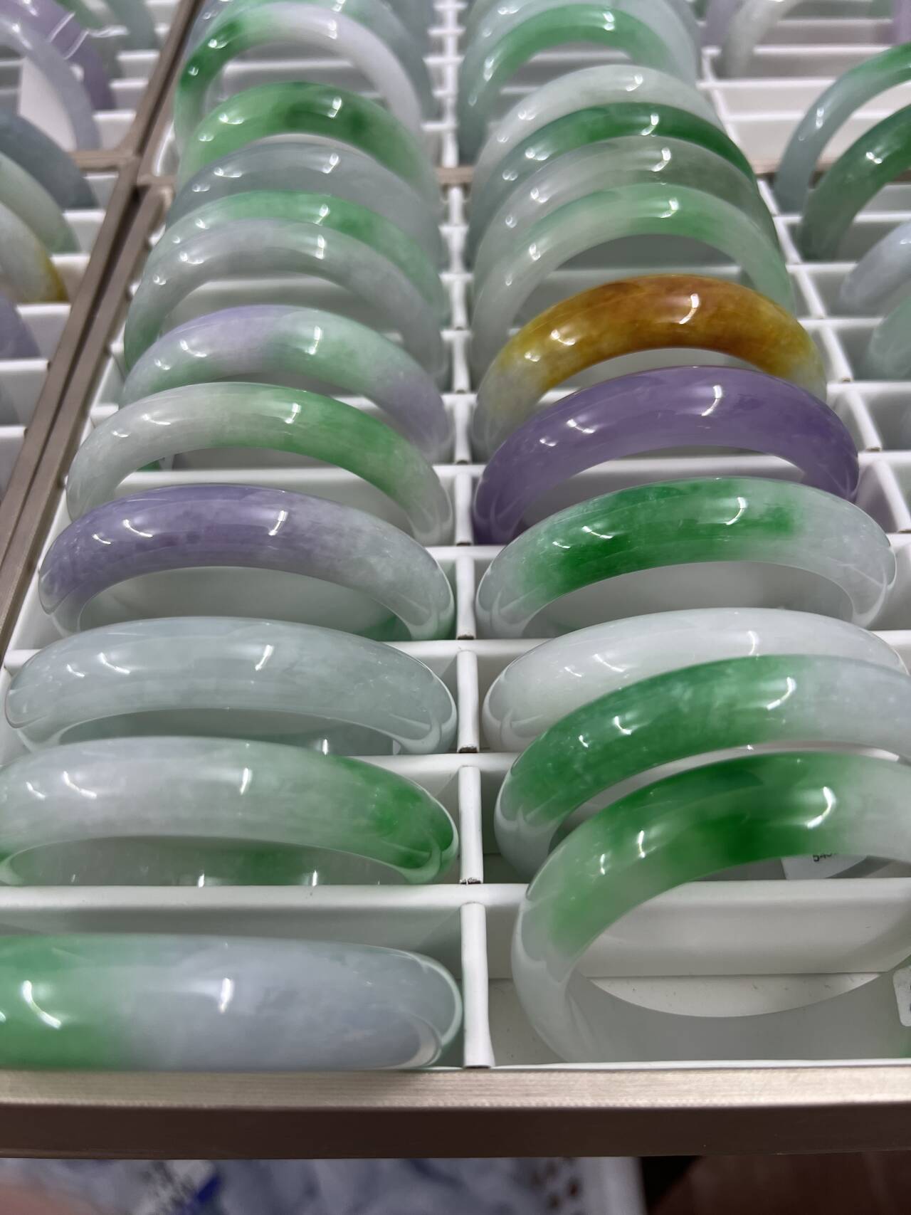 B03直播翡翠手镯手镯多样性发其一 白底清满绿半山水