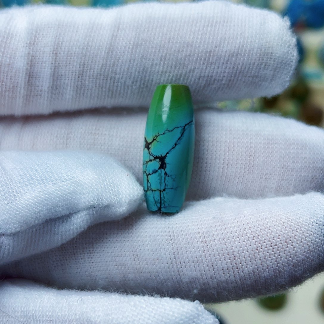 绿松石颈饰未镶嵌