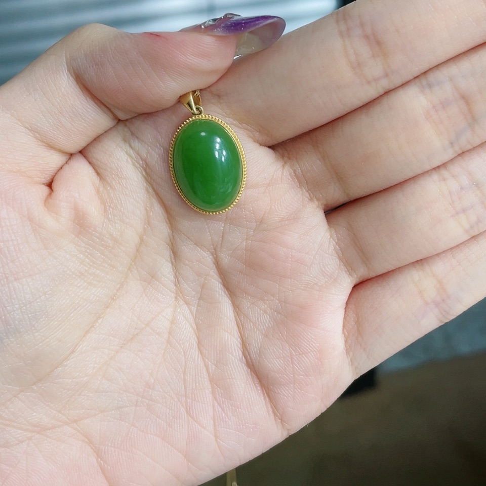 【闪购商品】和田玉（碧玉）18K金镶嵌颈饰跳*?