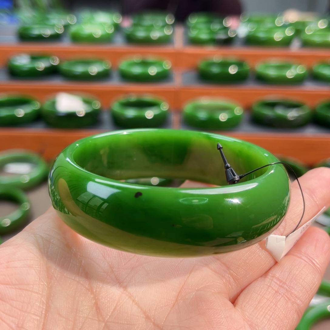 未镶嵌手镯和田玉（碧玉）