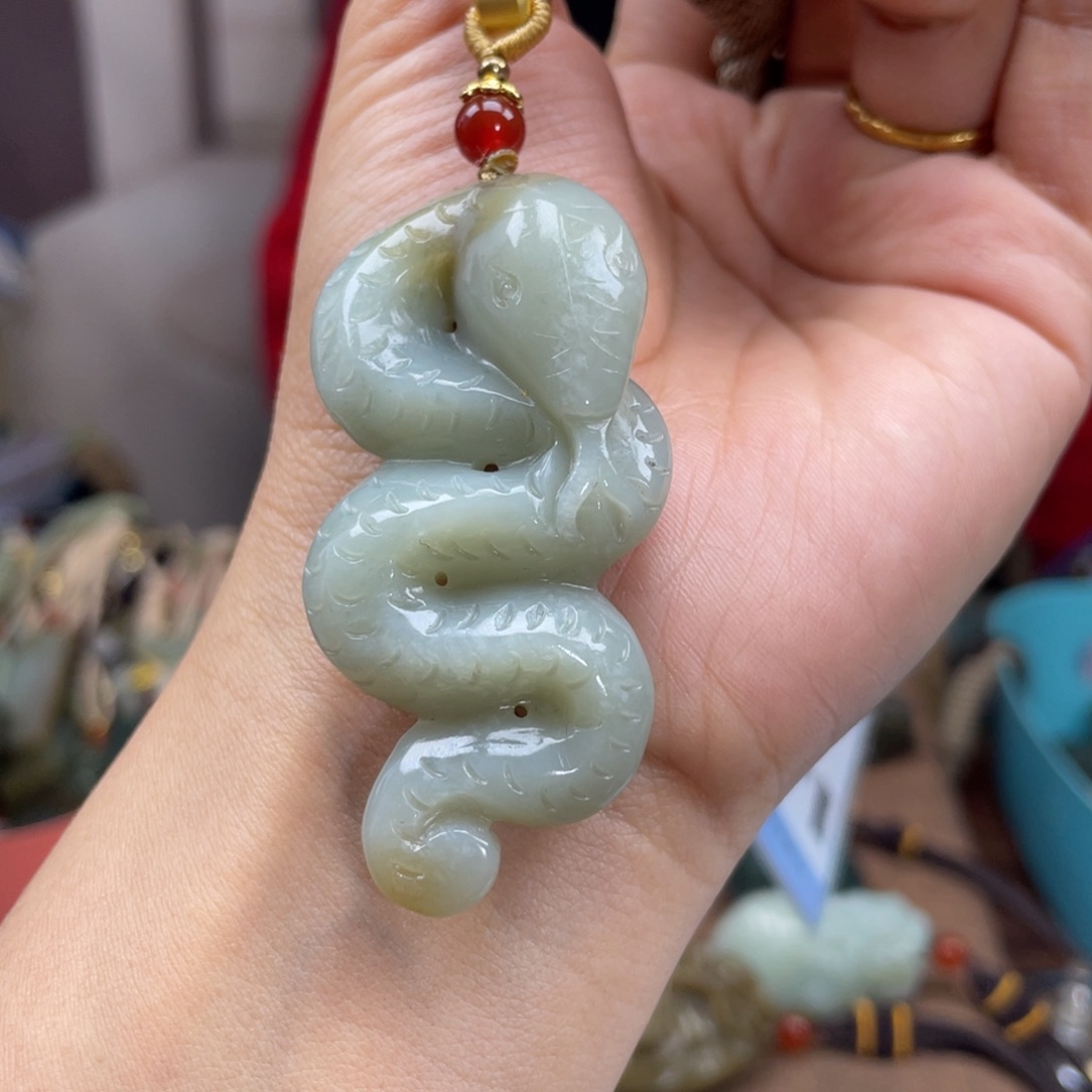 和田玉颈饰未镶嵌