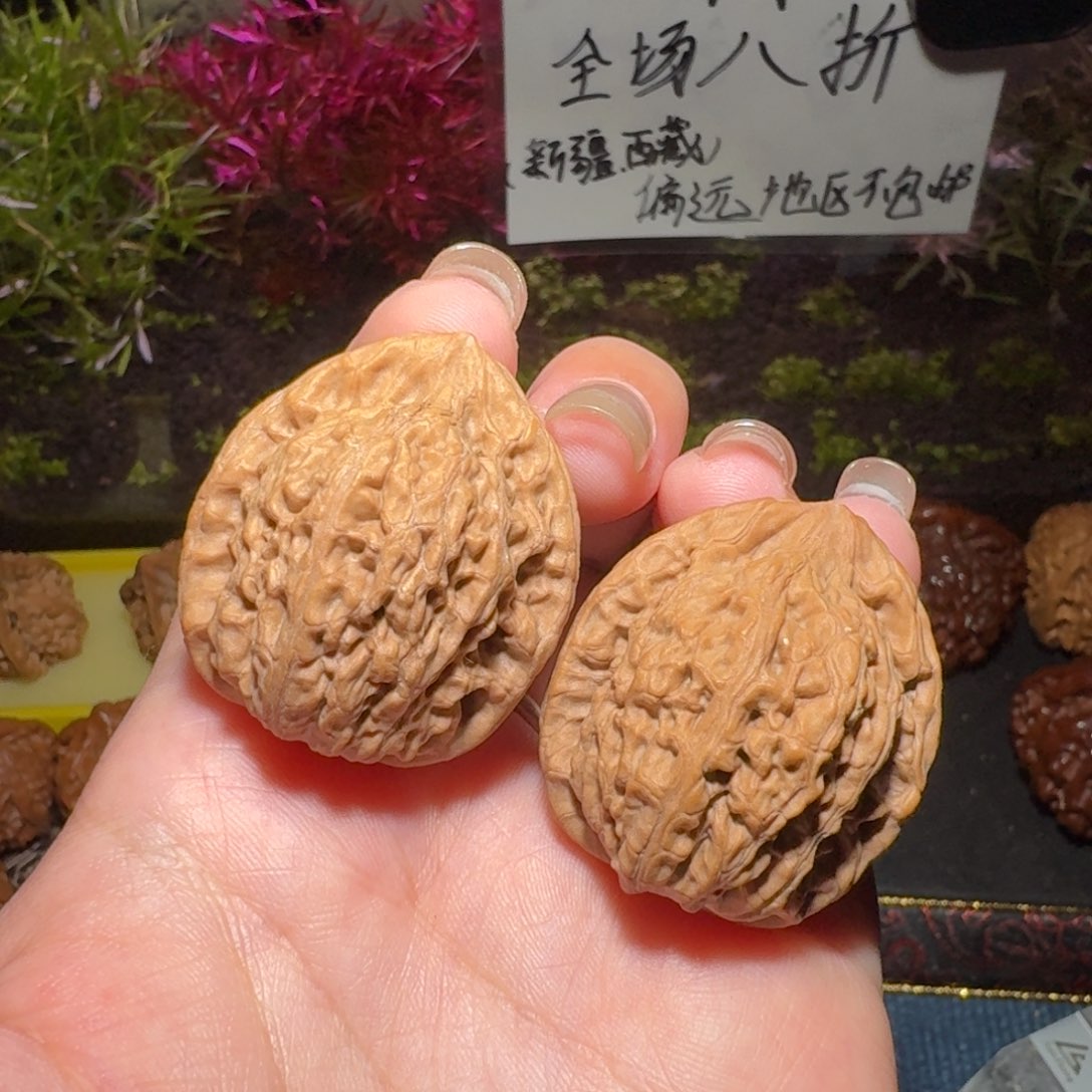 1767号33玉观音文玩核桃