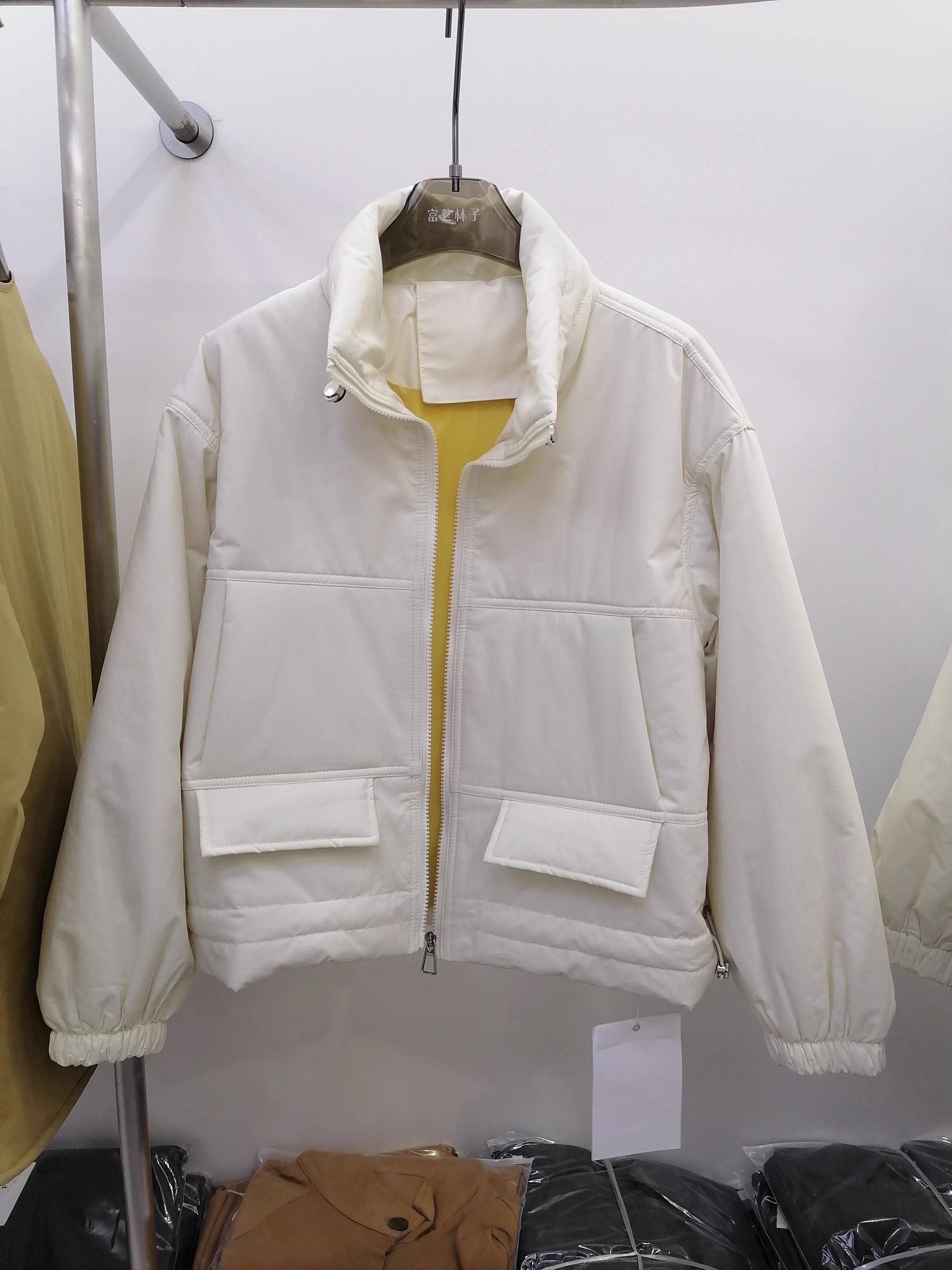 203区8822白色韩版口袋拉链立领工装棉服