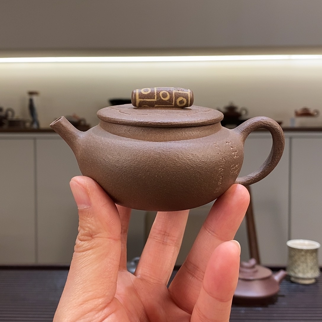 紫砂茶壶东*江老师代表至纯新年回馈