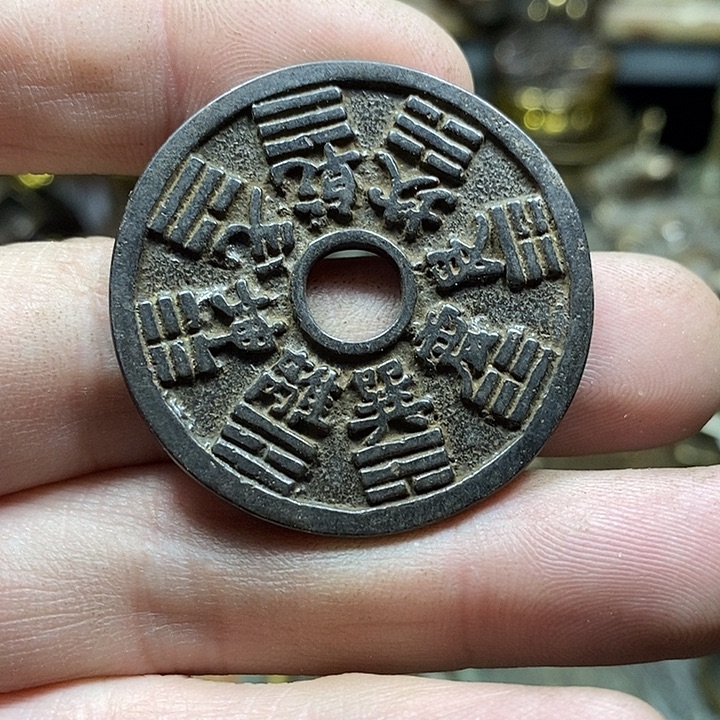 宮***策小杨推荐铜物件一个