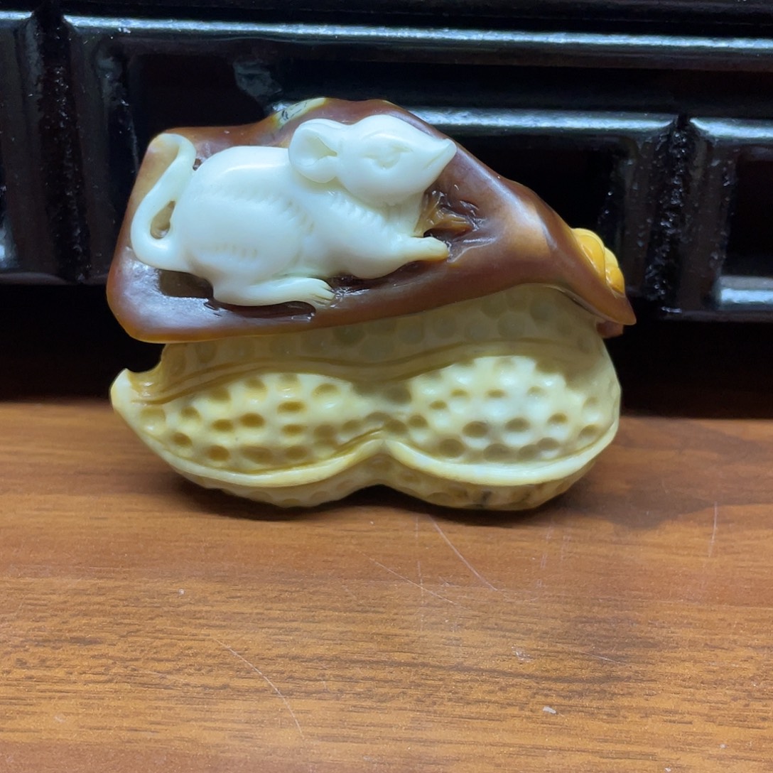 蛇纹石玉未镶嵌珠宝奇石