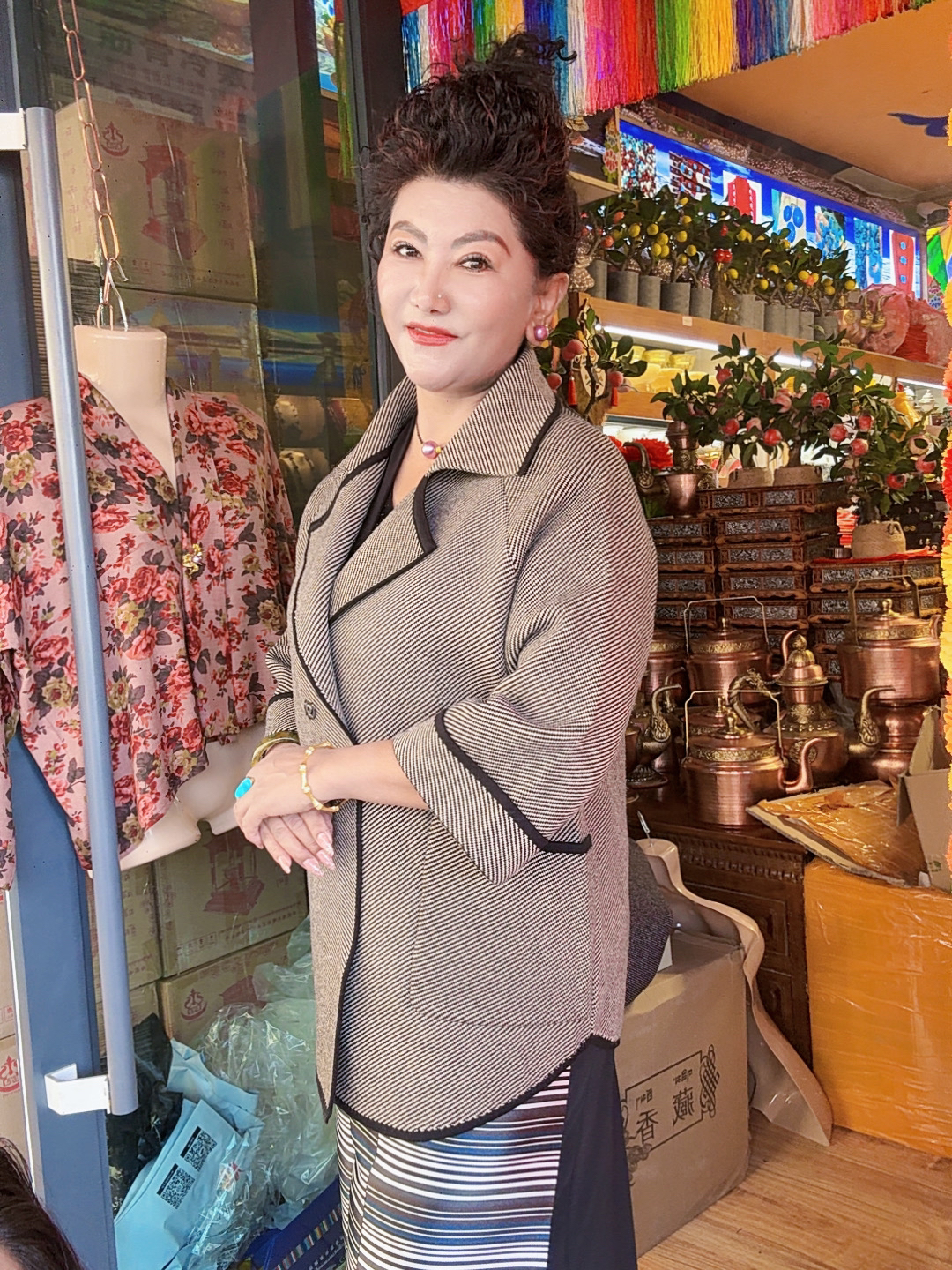 高档毛衣外套中袖款两色