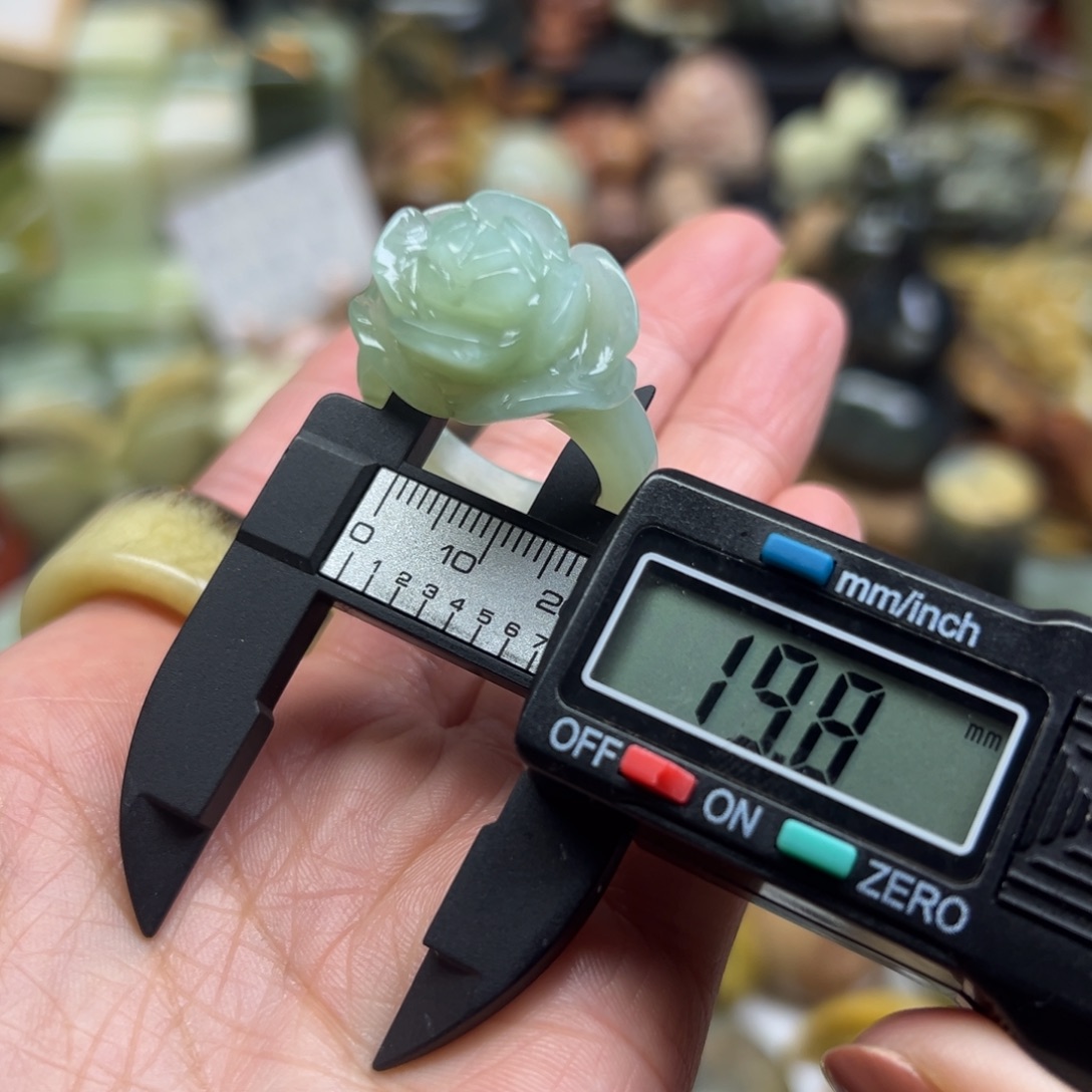 岫玉未镶嵌颈饰花玉兰花戒指19.8有点点纹