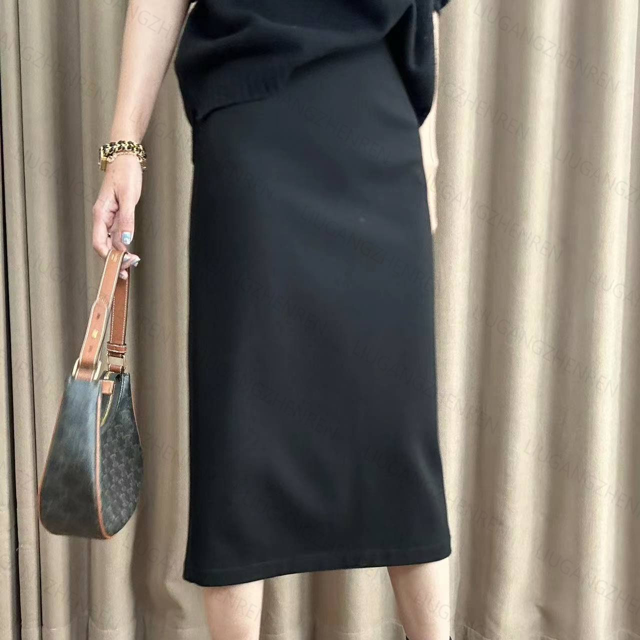 【LIUU】搭配万金油 | 加绒直筒小黑裙