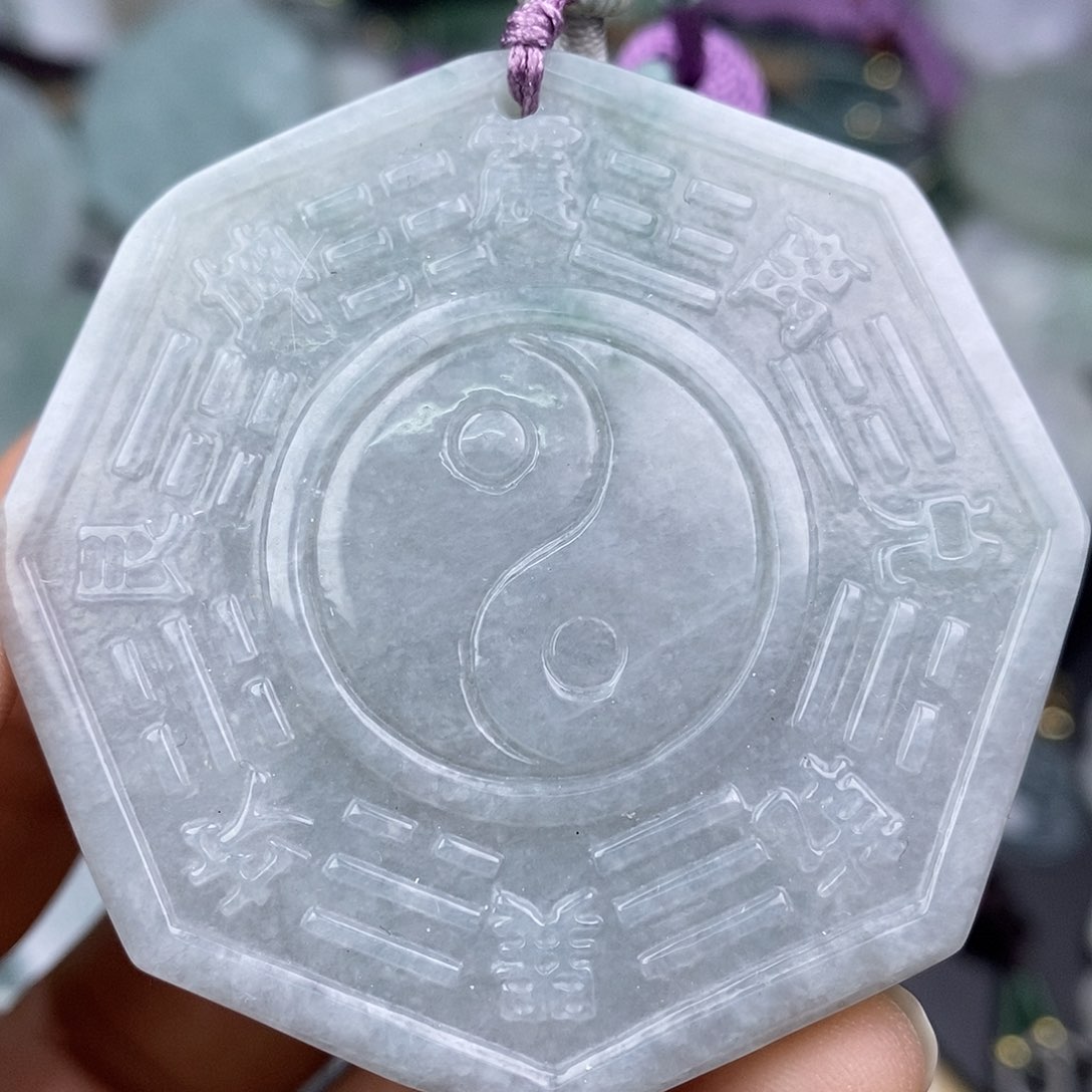 翡翠挂件未镶嵌翡翠