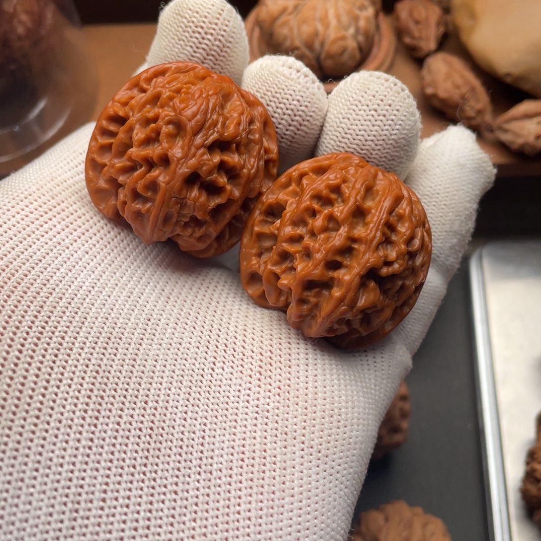 羽***文玩核桃吊坠苹果园