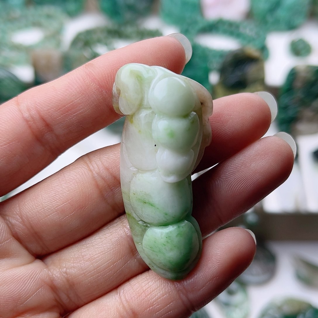 独山玉挂件未镶嵌