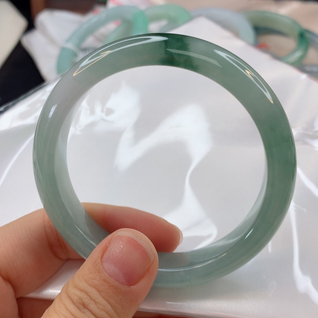 翡翠未镶嵌手镯冰飘花55.1