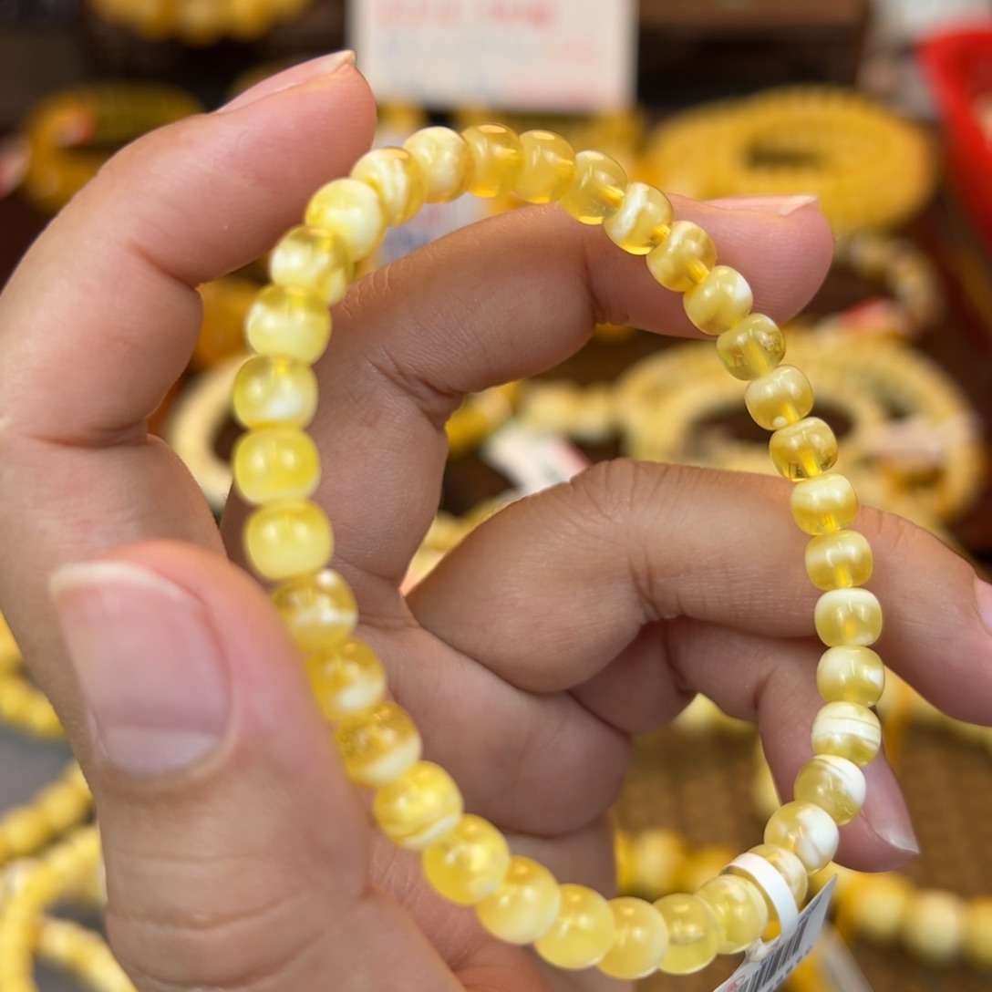 琥珀裸石未镶嵌jjhhhhhjnm