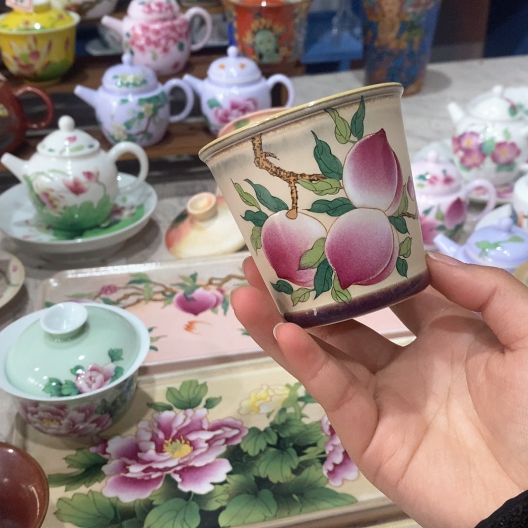 手工手绘制作桃子杯