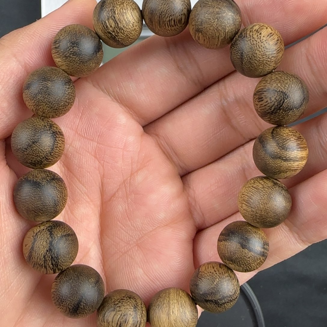 沉香手串沧**田达拉干  1.2 17.9g