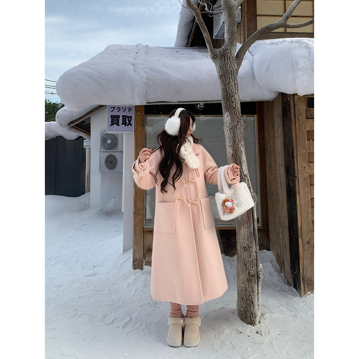 【软桃呢喃】显白蜜桃粉牛角扣夹棉毛呢外套A253O0071