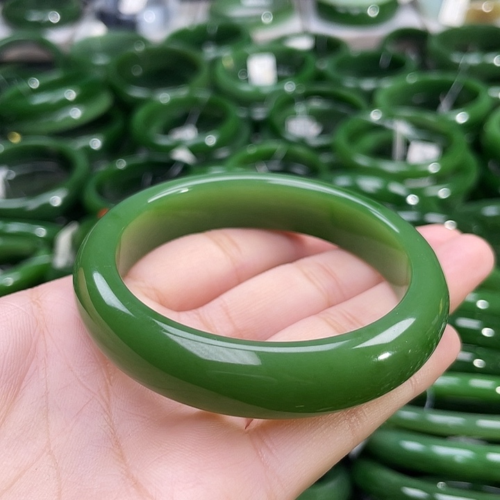 未镶嵌手镯和田玉（碧玉）