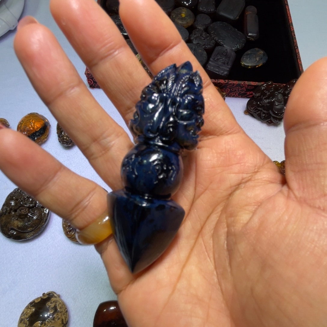 琥珀未镶嵌手串吊坠