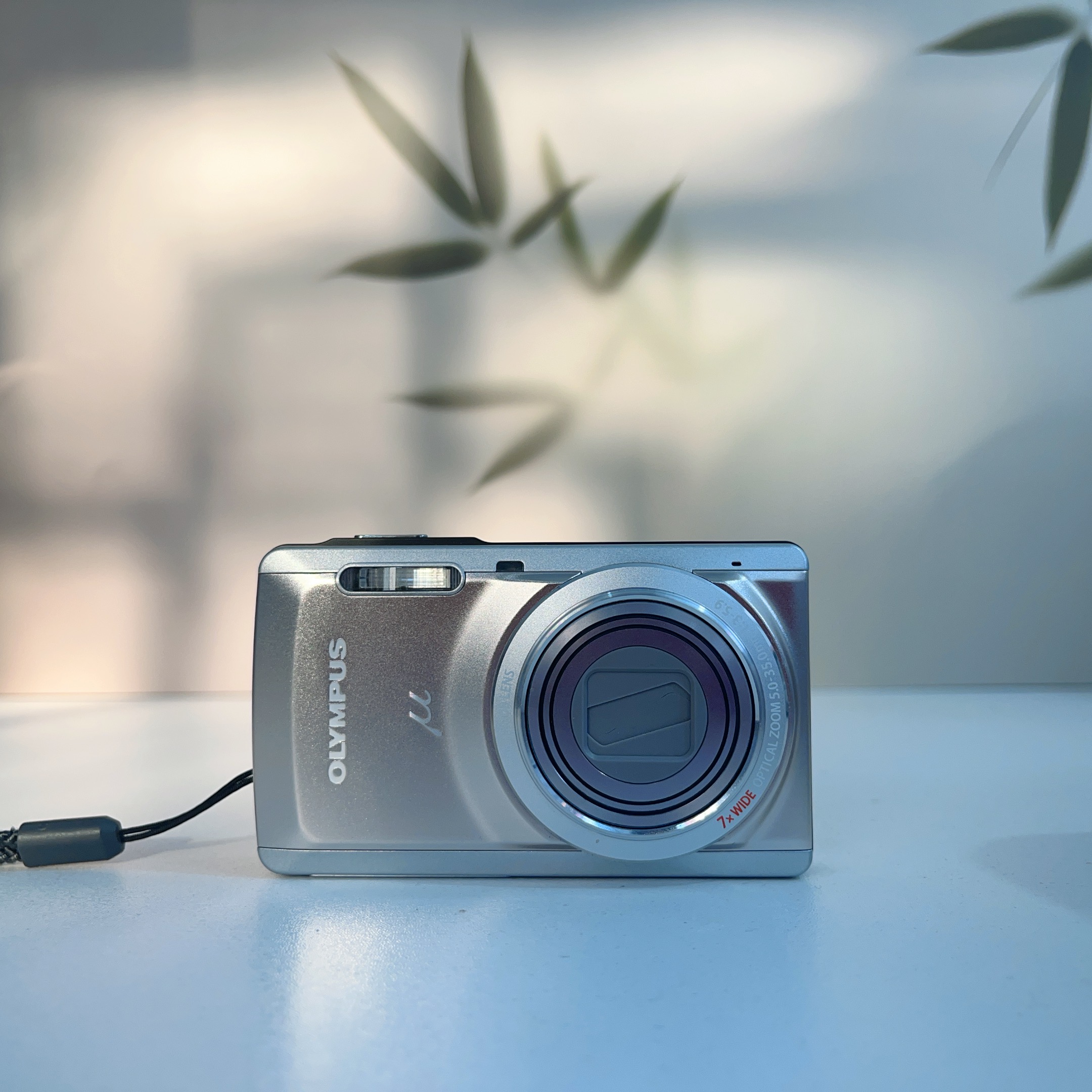 95新 Olympus/奥林巴斯 u7040香槟色1400w像素7倍变焦冷白皮CCD