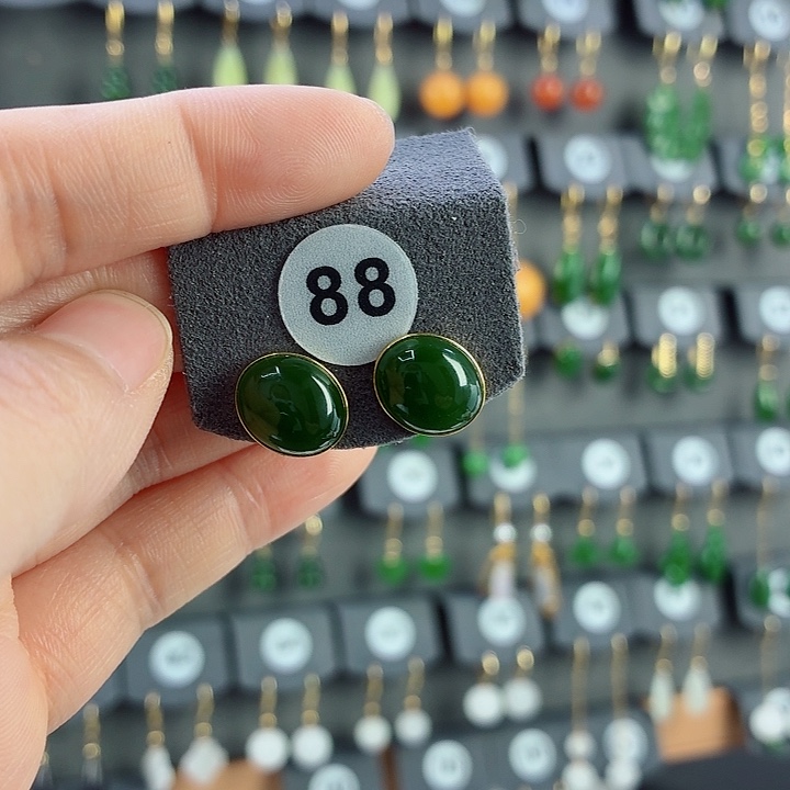 和田玉18K金镶嵌耳饰