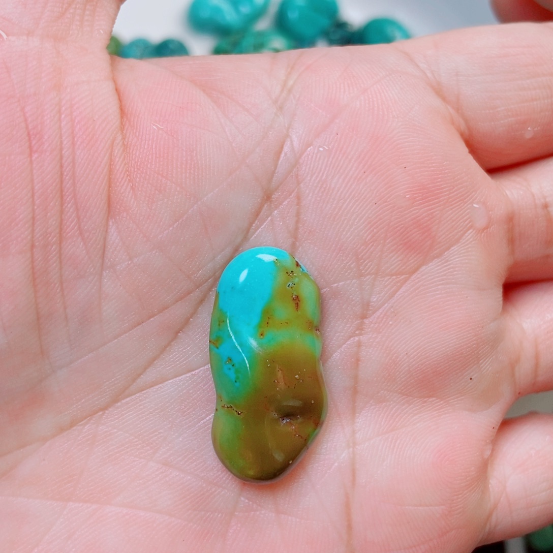 绿松石未镶嵌挂件