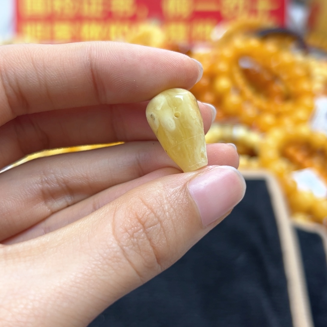 琥珀珠宝奇石未镶嵌