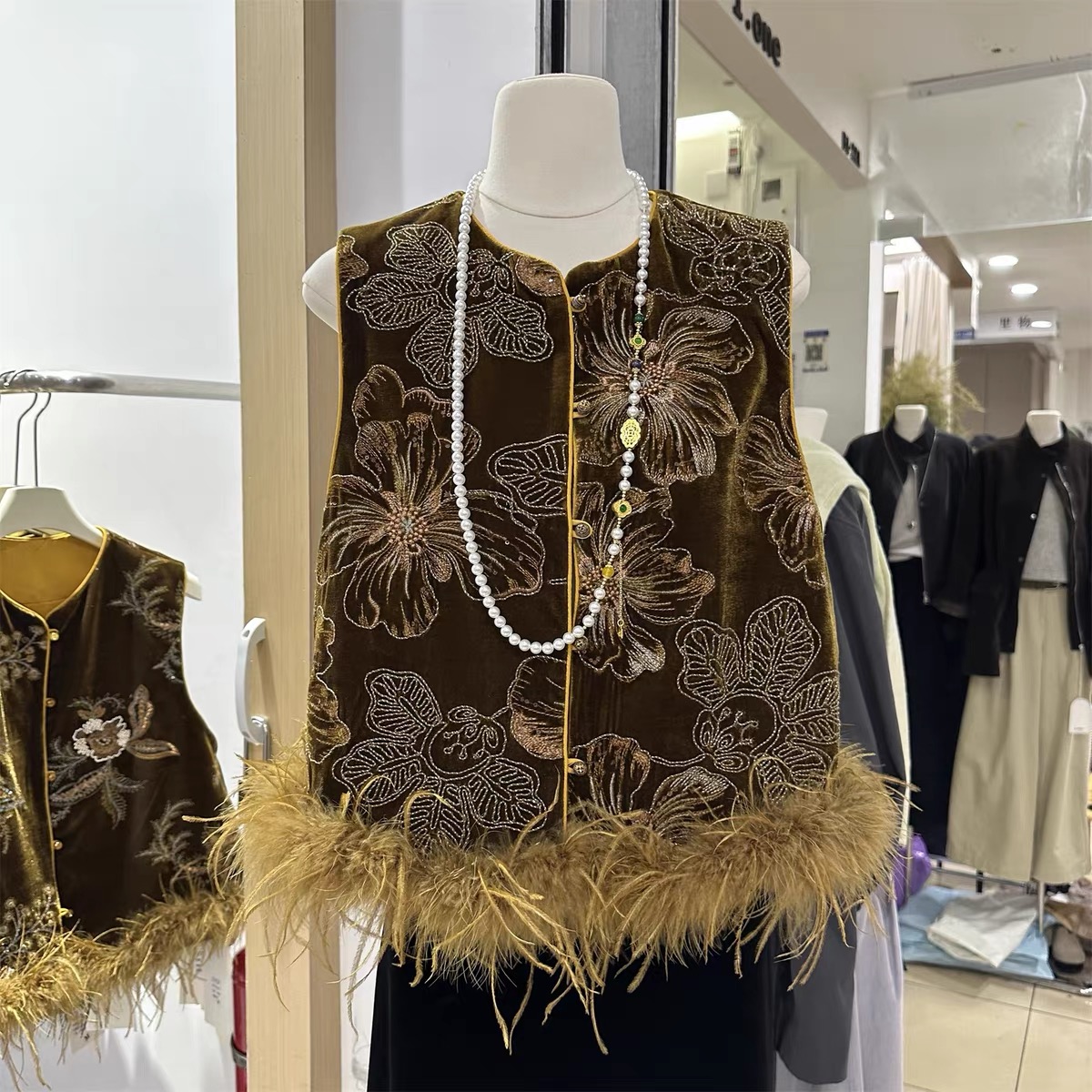 重工新中式刺绣拼接鸵鸟毛马甲夹棉时髦百搭马甲955