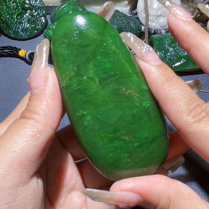 和田玉（糖玉）未镶嵌珠宝奇石