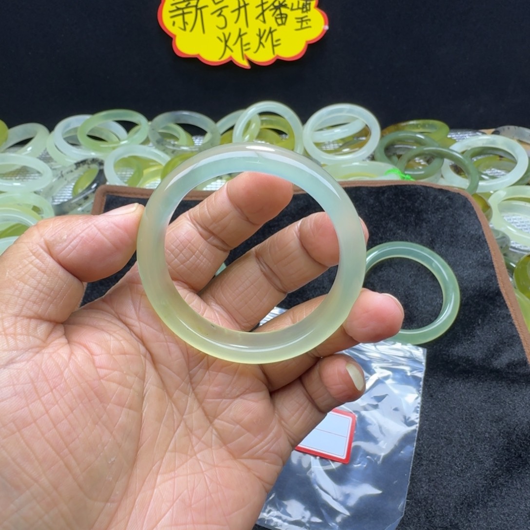 呵***呵蛇纹石玉未镶嵌手镯