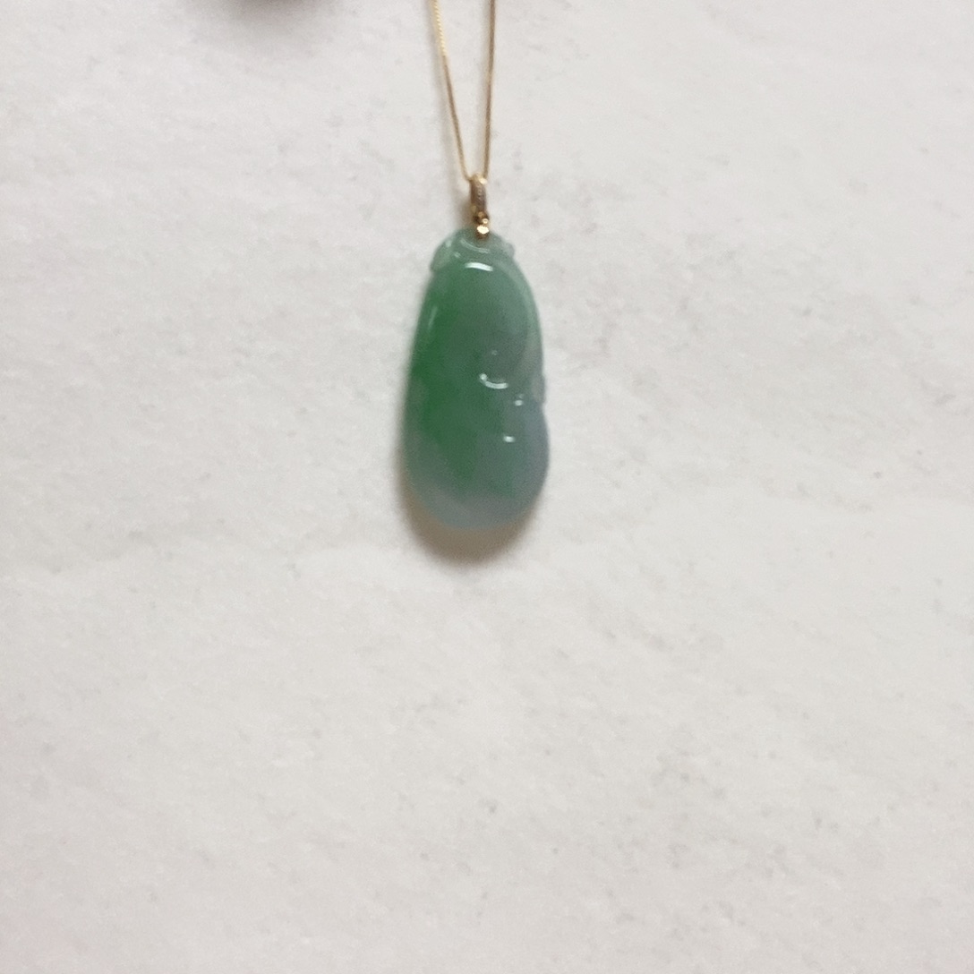 翡翠颈饰18K金镶嵌简单