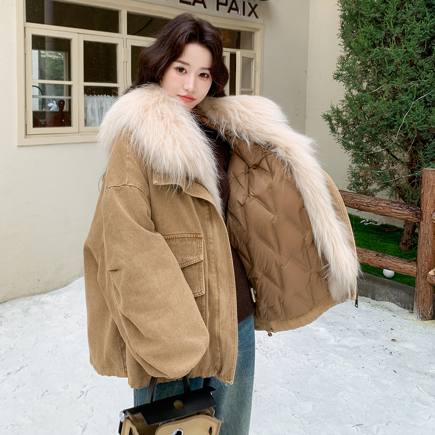 工装牛仔羽绒服女款冬季宽松廓形白鸭绒显瘦大毛领派克服保暖外套