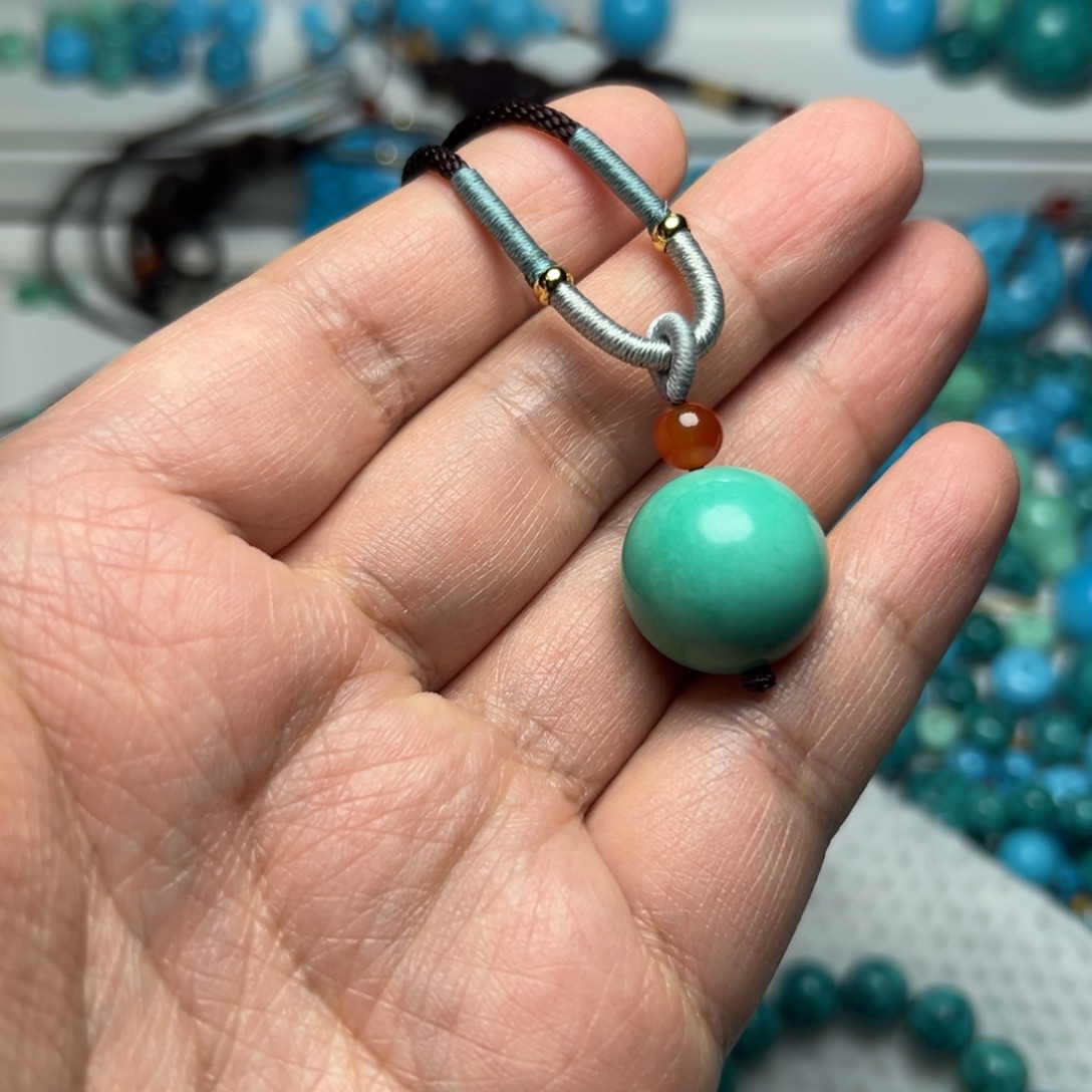 卡18+绿色珠子锁骨珠