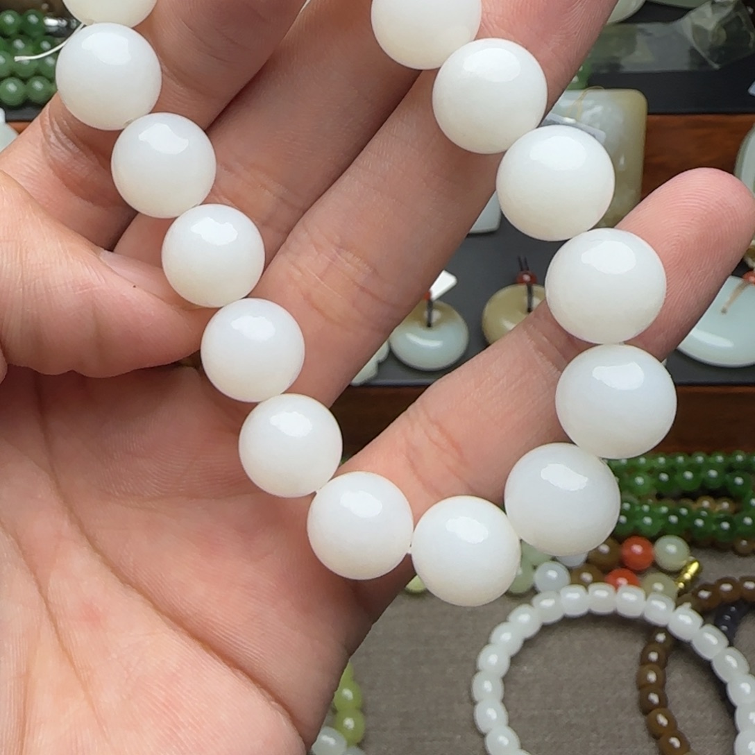 和田玉牌子未镶嵌落*