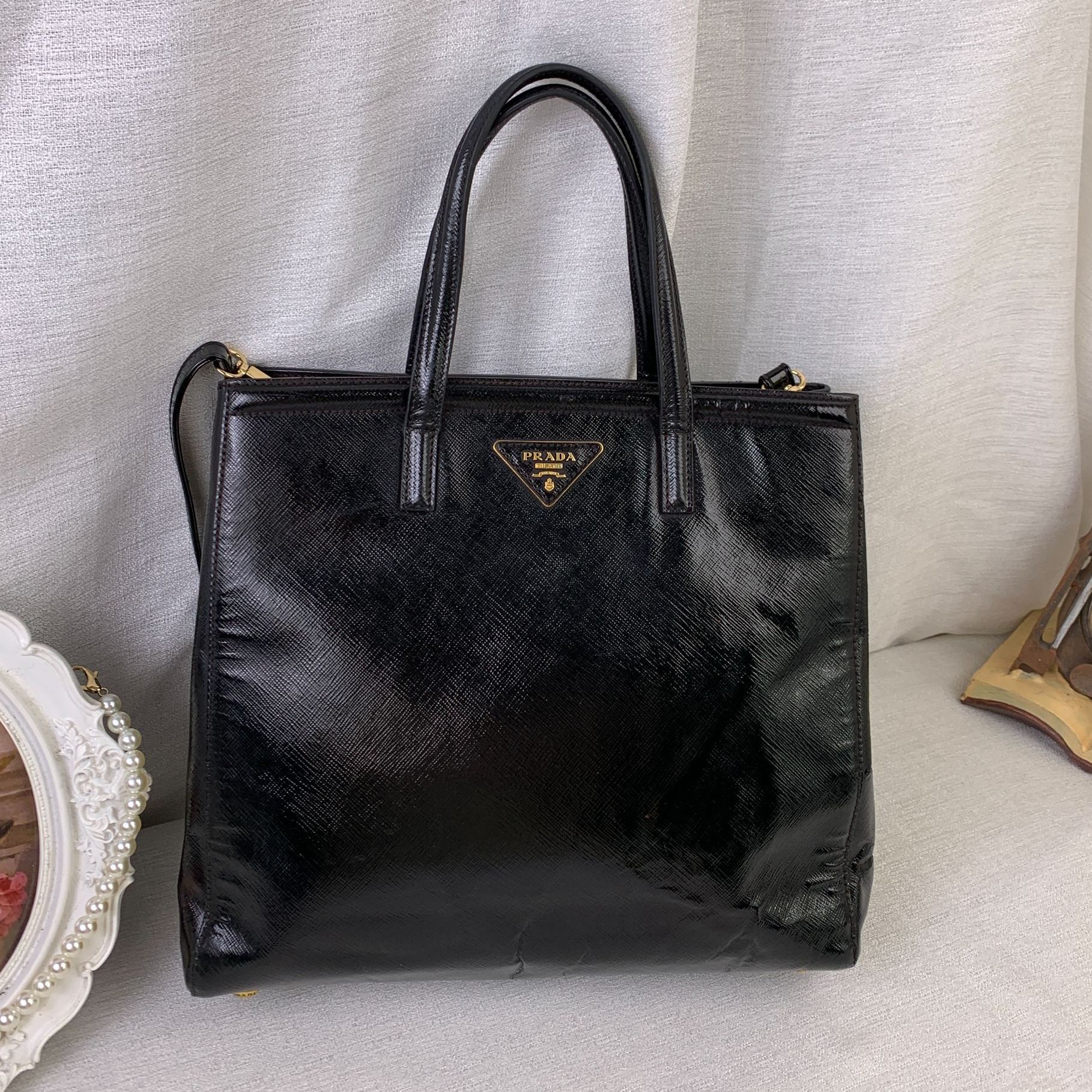 95新 Prada/普拉达 黑色手提包/KH11607022/7022/护