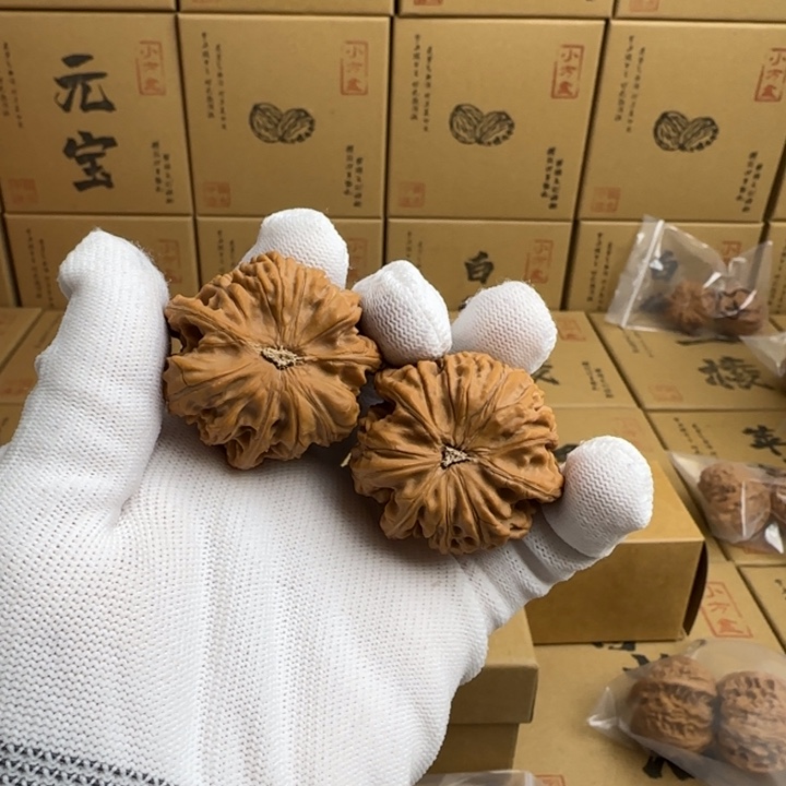 文玩核桃吊坠蓝**云简单包装玉龙三棱