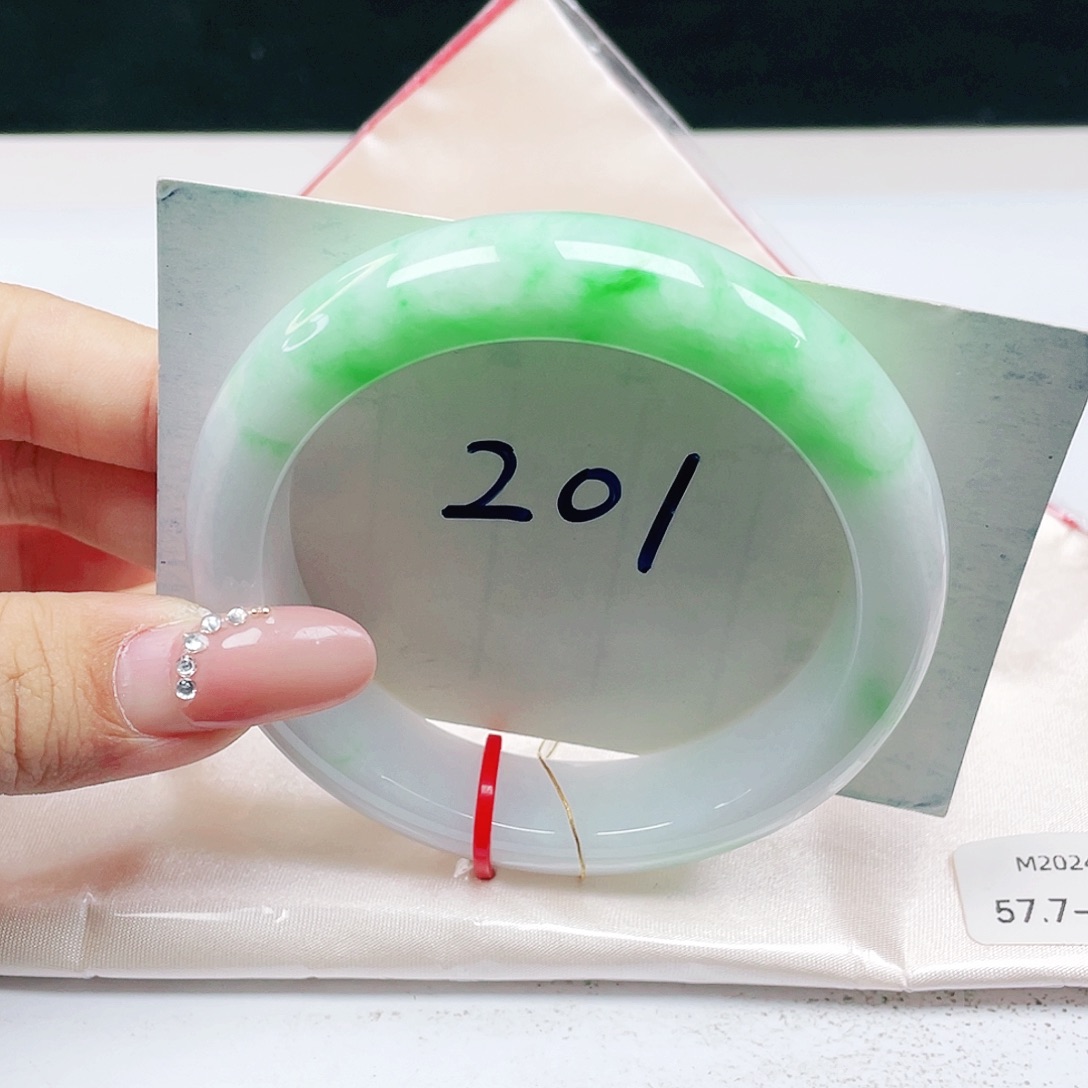 翡翠未镶嵌手镯 正圈57+